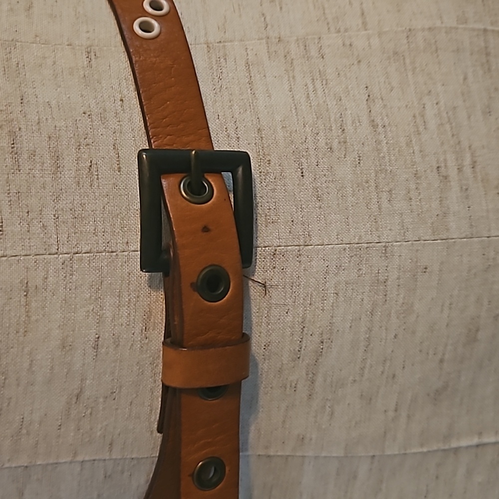 GAP Tan Brown Leather Thin Belt Bronze and Soft Pink Grommets Womens L EUC - Picture 3 of 3